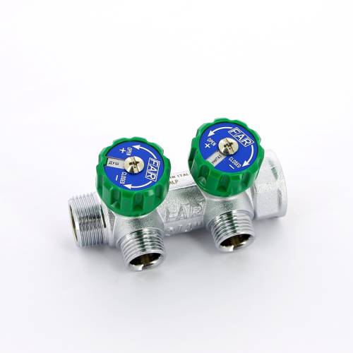 Регулирующий коллектор 3/4" (ВР-НР) с 2 отв. 1/2" НР (межосев. 45 мм)